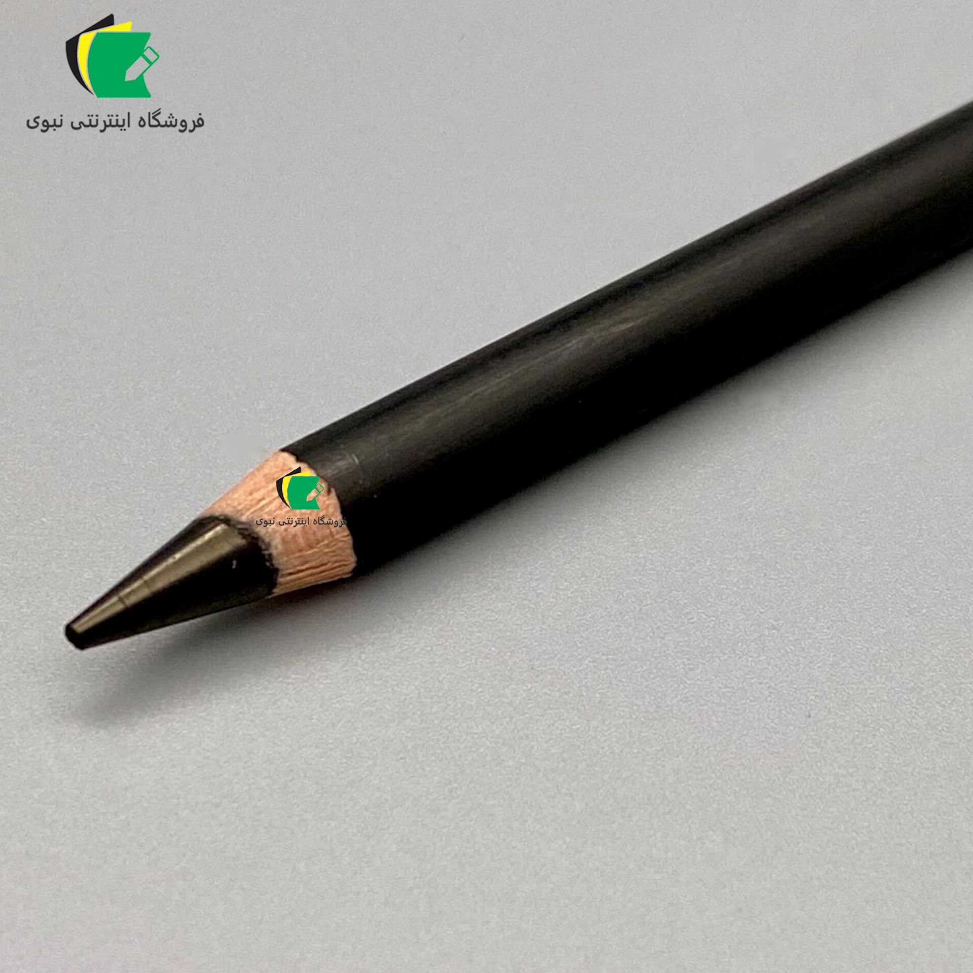 مداد کربنی لیرا مدل رامبراند مناسب برای طراحی و کنته و اسکیس